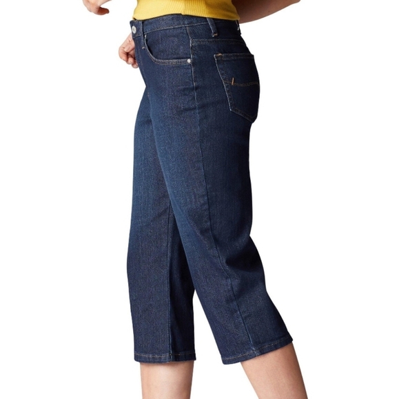 Lee Dark Dive Mid Rise 22" Inseam Capri Size 20M - Picture 3 of 3